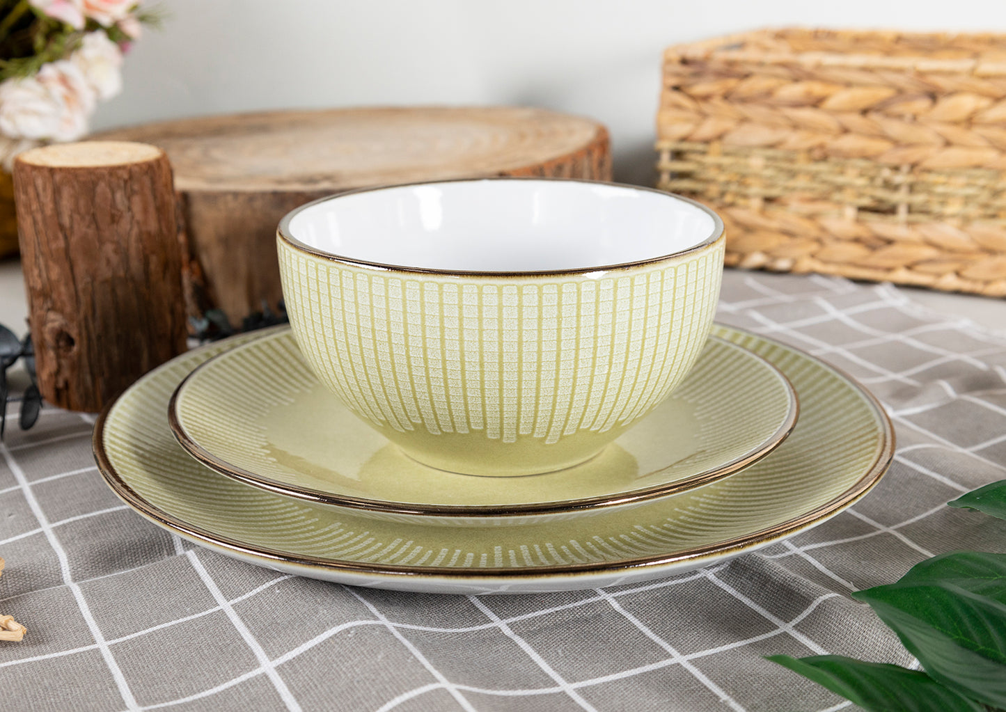 Elegant Ceramic Dinnerware Sets for everyday use,Stylish Tableware for Every Occasion