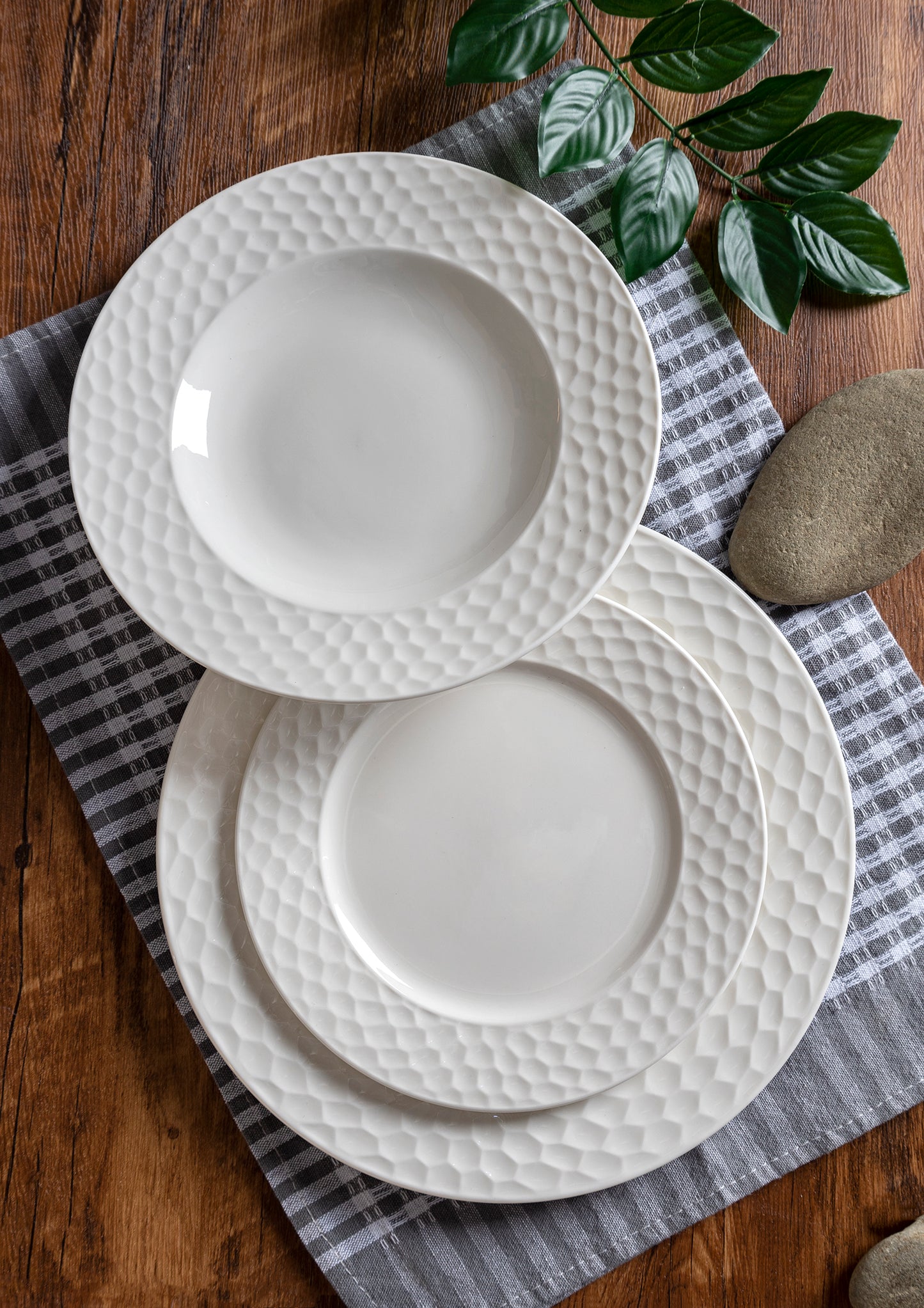Modern Embossed Dinnerware Set - Plates, Bowls, and Mugs for Elegant Dining