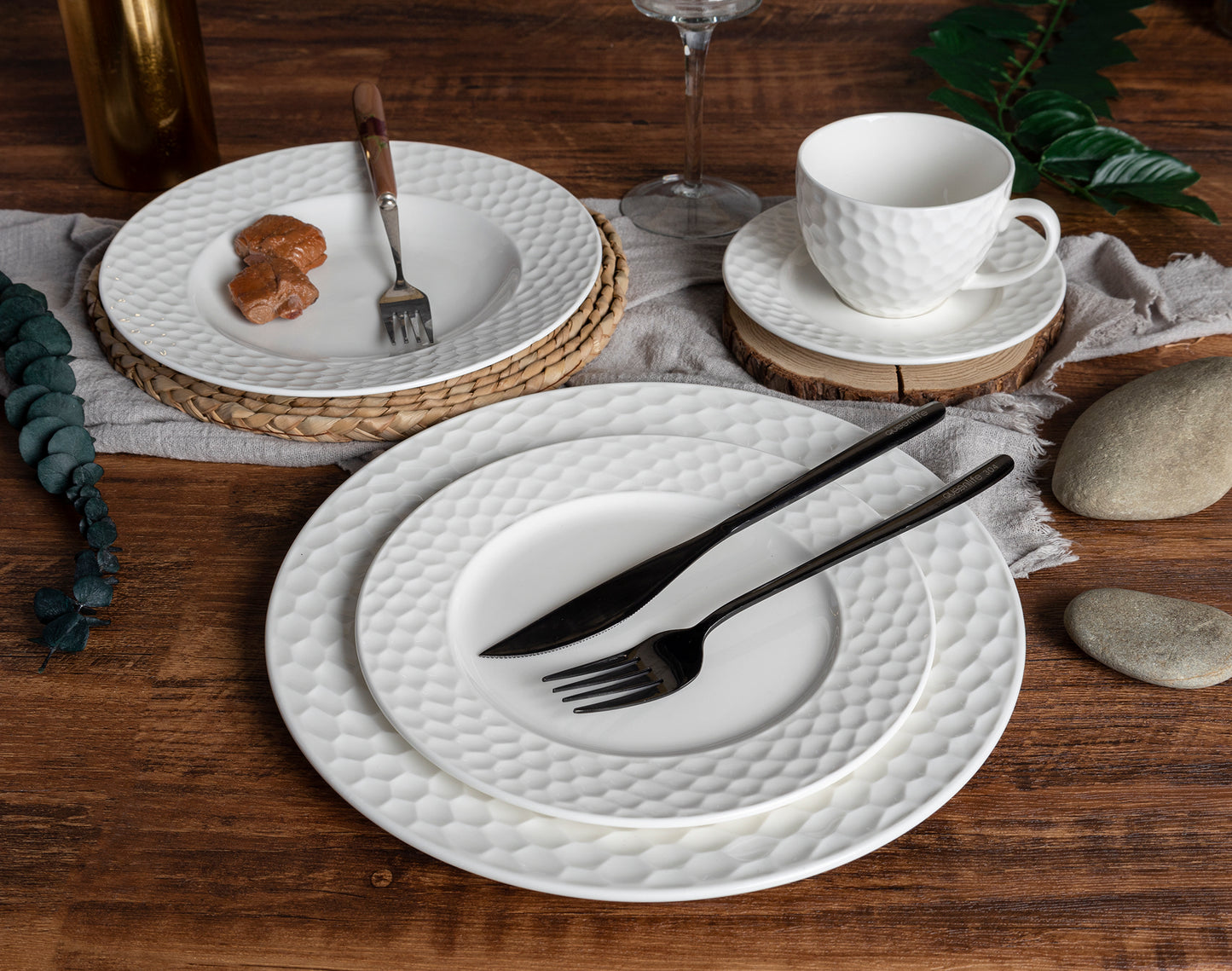 Modern Embossed Dinnerware Set - Plates, Bowls, and Mugs for Elegant Dining