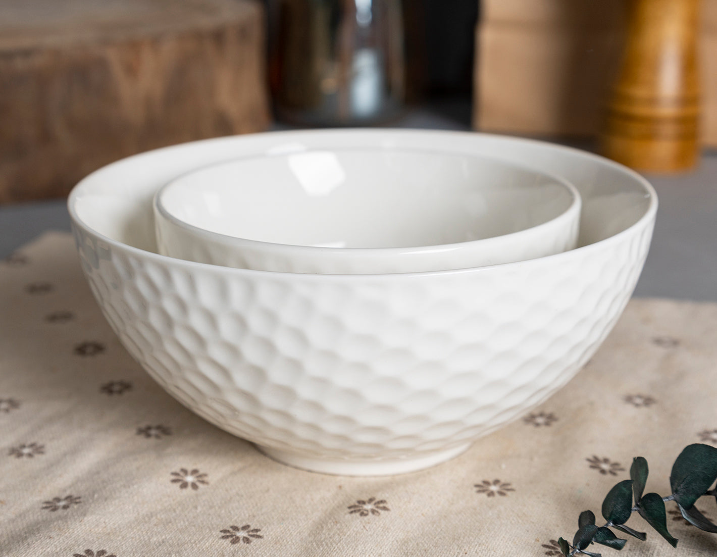 Modern Embossed Dinnerware Set - Plates, Bowls, and Mugs for Elegant Dining