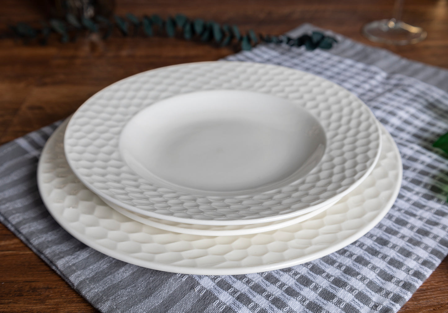 Modern Embossed Dinnerware Set - Plates, Bowls, and Mugs for Elegant Dining