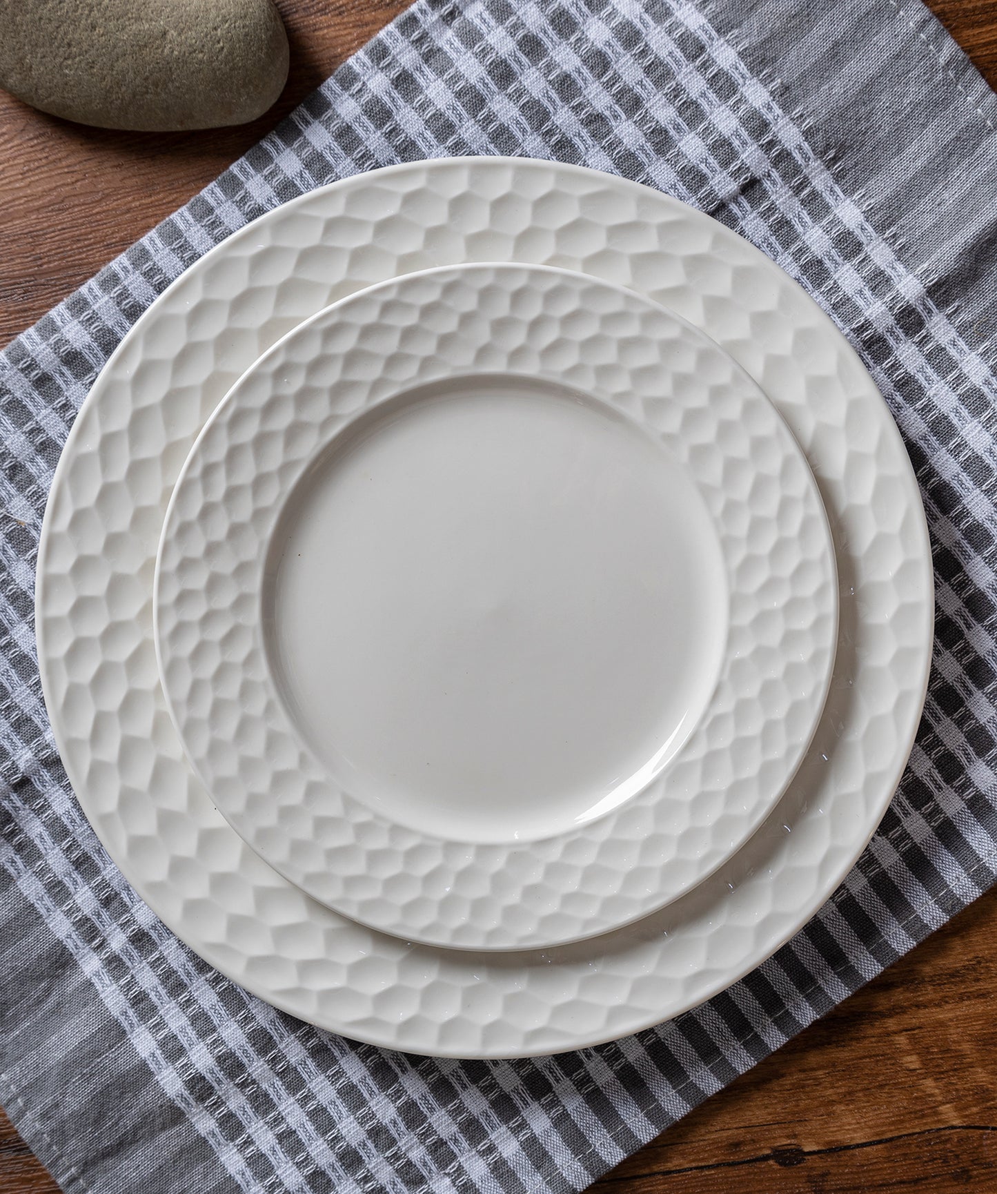 Modern Embossed Dinnerware Set - Plates, Bowls, and Mugs for Elegant Dining