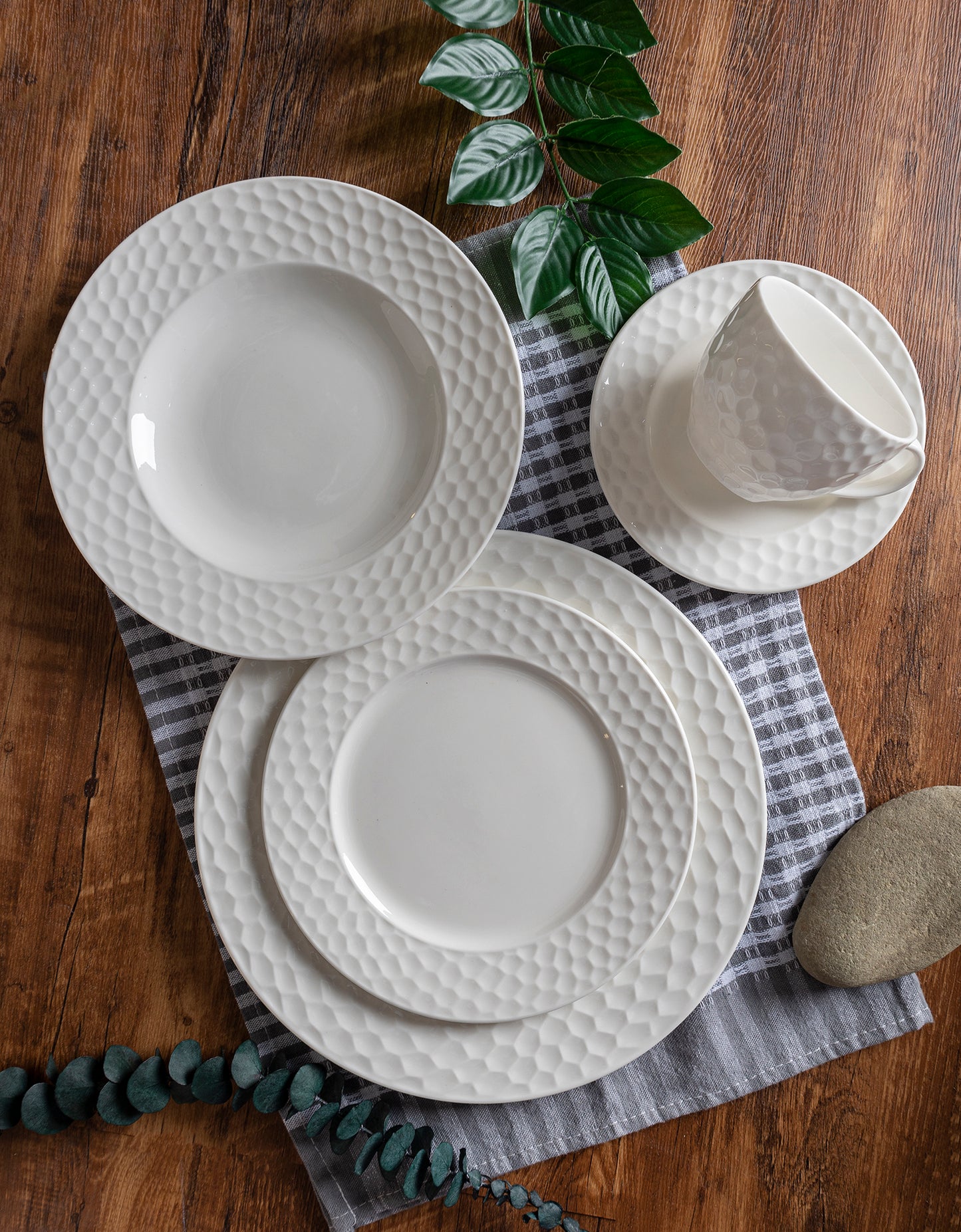 Modern Embossed Dinnerware Set - Plates, Bowls, and Mugs for Elegant Dining