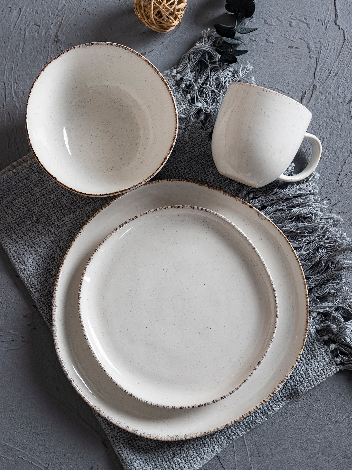 Organic Urban Dinnerware – Modern Elegance for Every Table