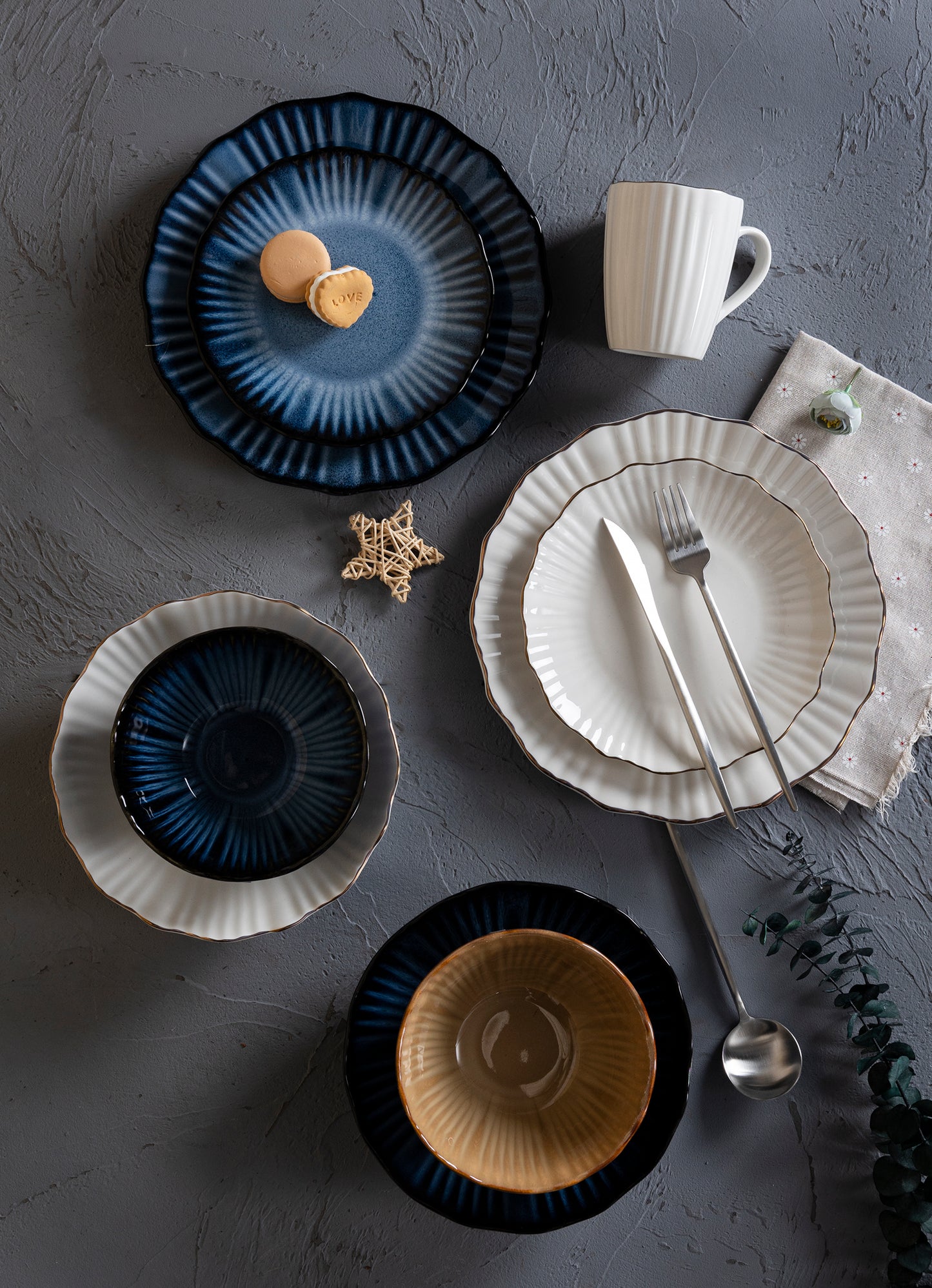 Elegant Ripple-Edge Ceramic Dinnerware Set – A Touch of Timeless Sophistication
