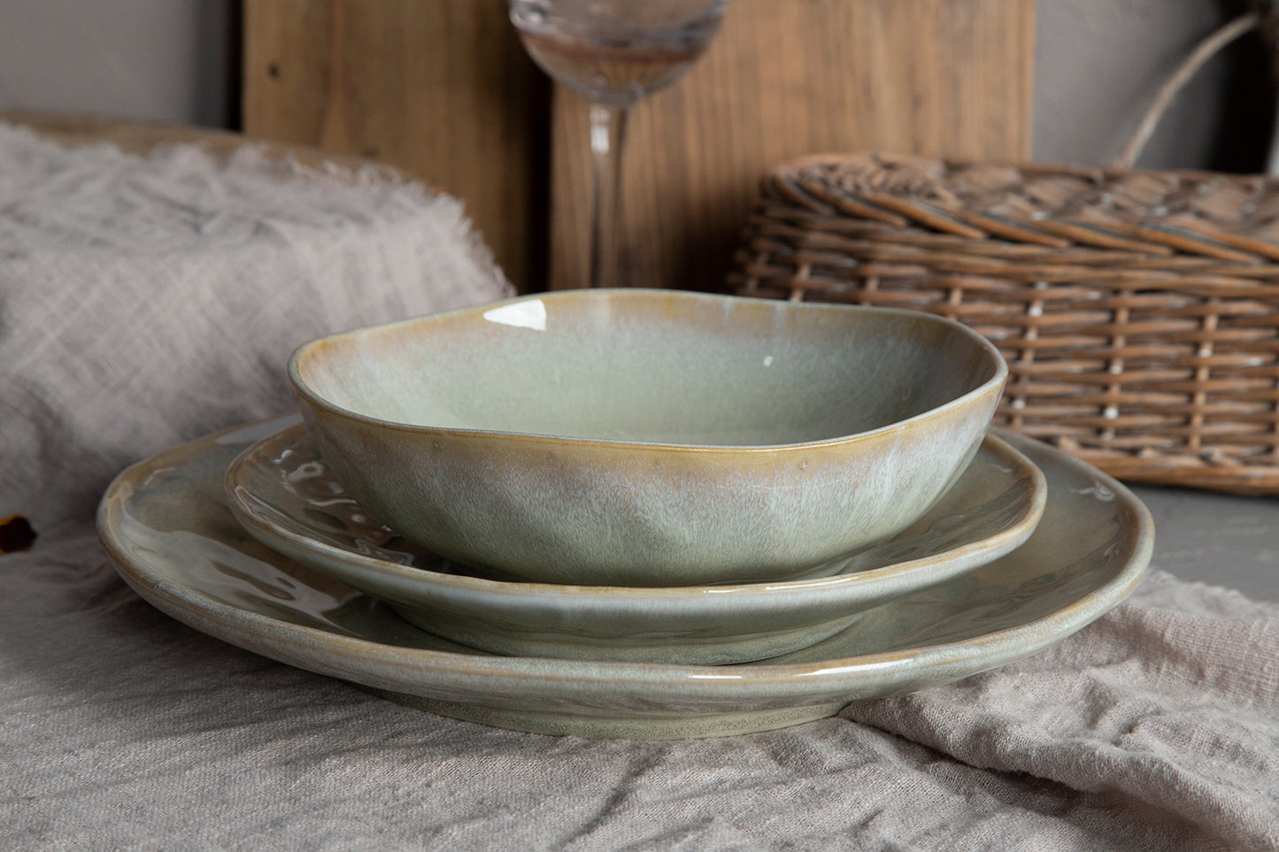 Dinnerware Set with Glossy Reactive Glaze | Item NO.: 124D-002A