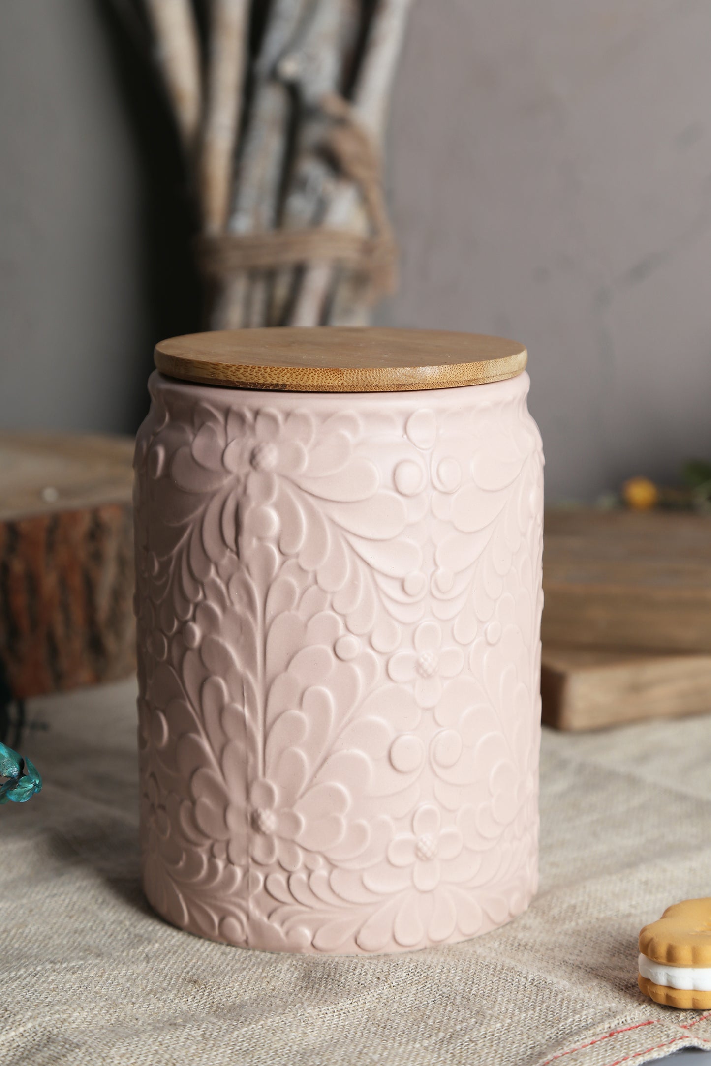 Wooden lid dolomite food jar with embossed flower pattern | Item NO.: 202D-001