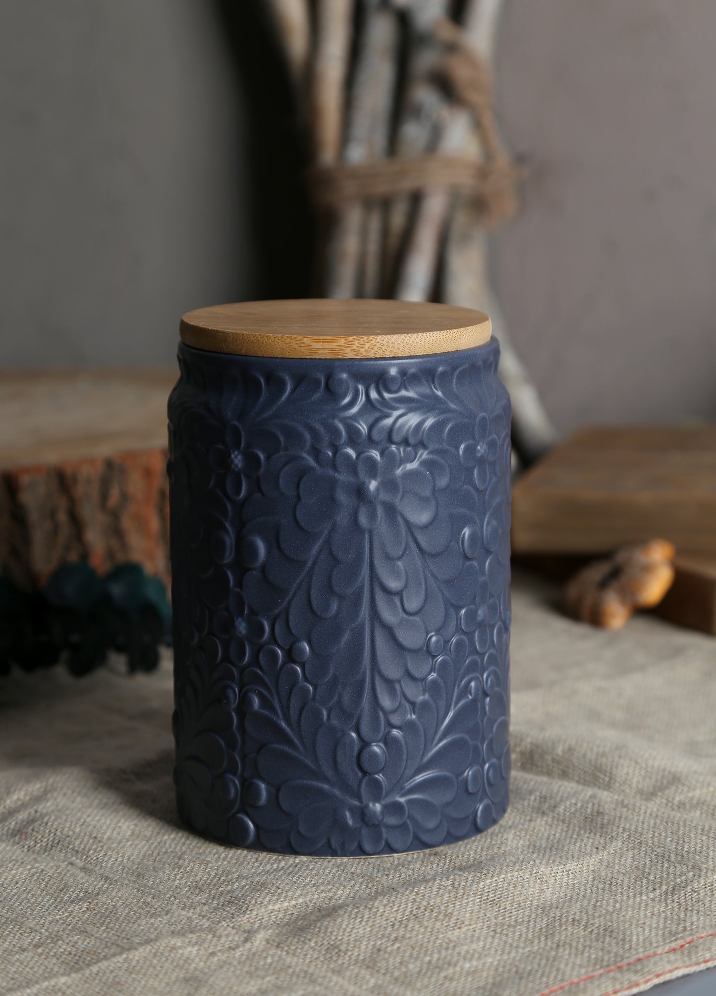 Wooden lid dolomite food jar with embossed flower pattern | Item NO.: 202D-001