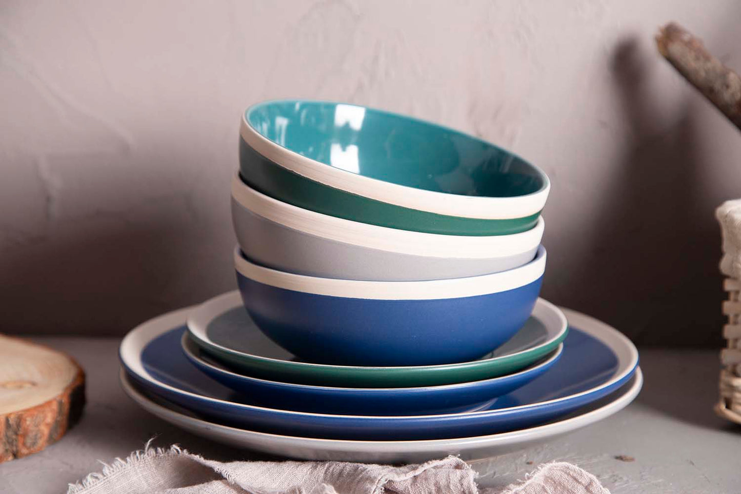 Color-glazed tableware with white rim | Item NO.: 43C-007