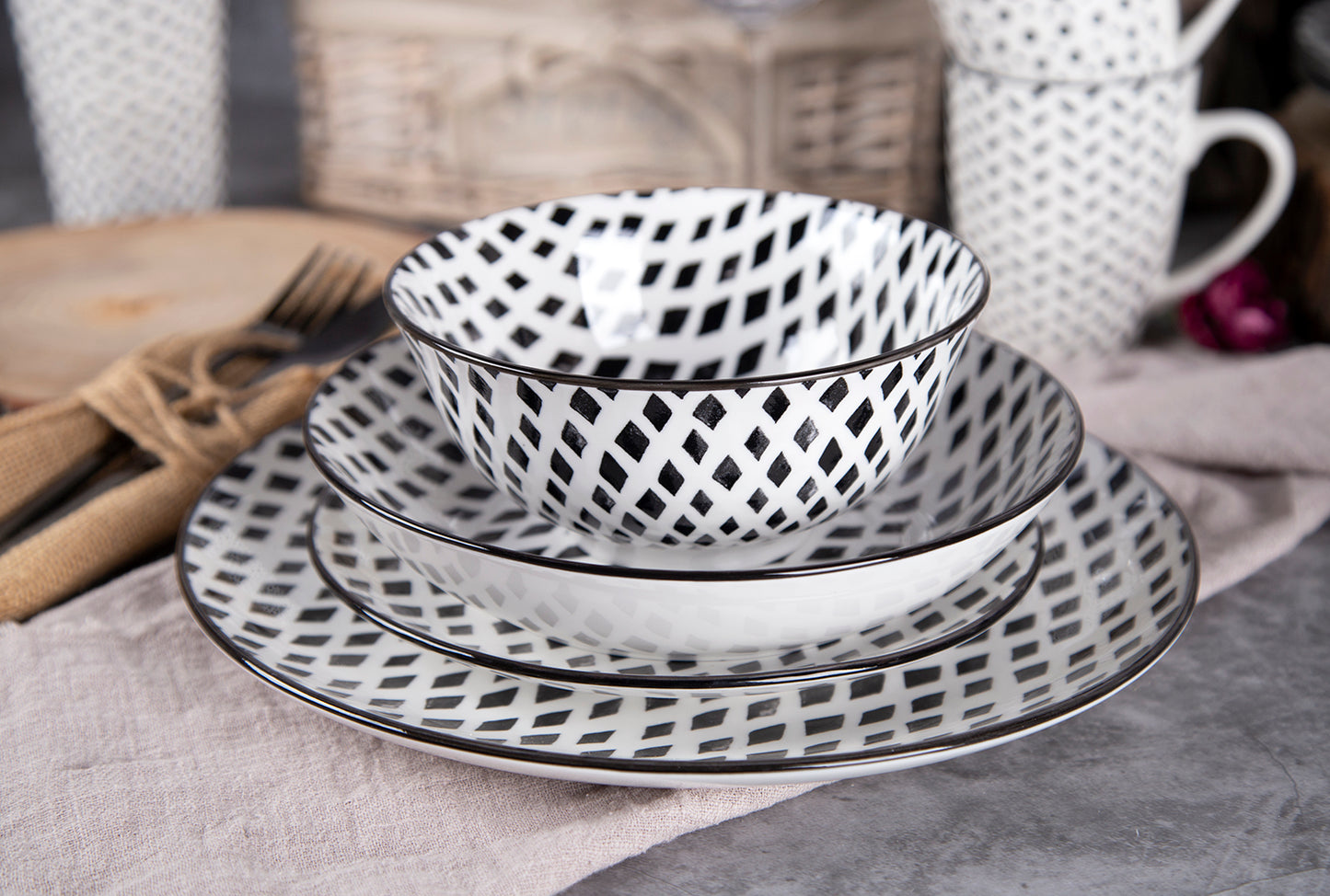 Black watercolor geometric pattern dinnerware set | Item NO.: 96C-001