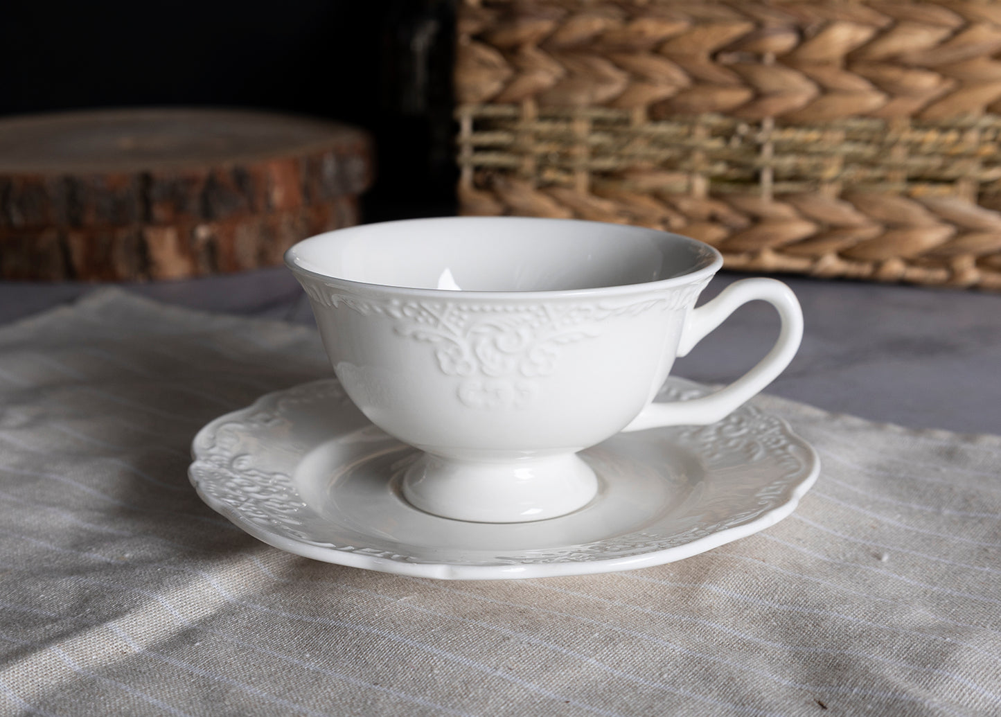 Elegant White Embossed Dinnerware Set with Tea Service for Any Occasion